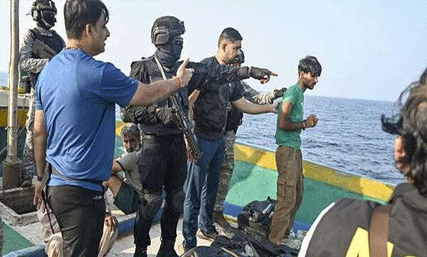 two-foreign-nationals-taken-into-custody-for-drug-smuggling-at-gujarat-coast