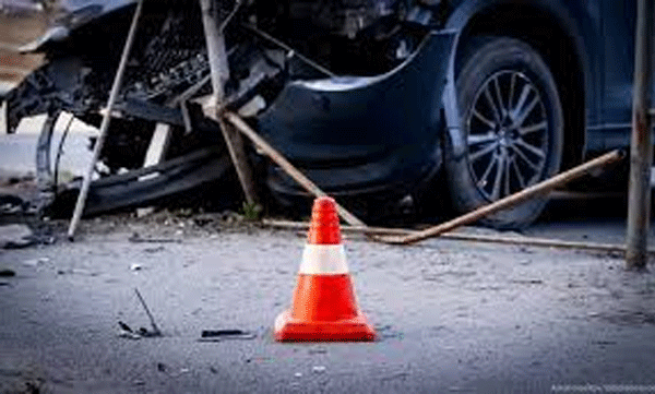 lorry-lost-control-fell-over-church-building-in-kannur-\