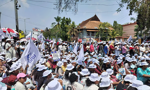 private-hospital-nurses-go-on-full-strike-from-march-9-demanding-basic-salary-of-rs-40000-una