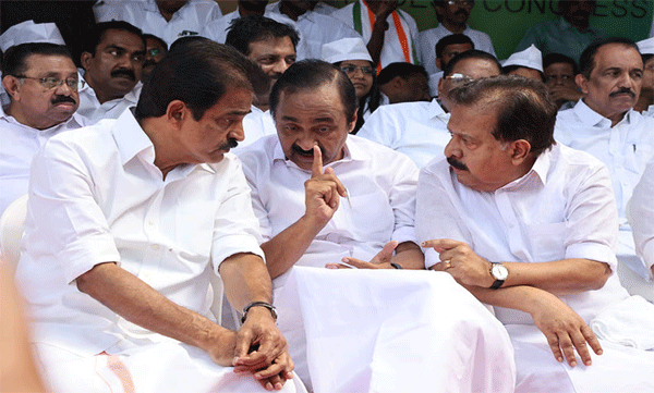 udf-leaders-lash-out-at-pinarayi-govt-during-puthuyuga-yatra-confident-of-returning-to-power-with-100-seats-