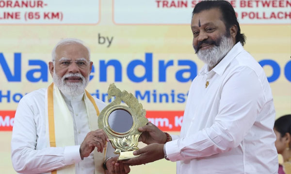 Aranmula mirror and a sculpture of the fish avatar; A handful of gifts for the Prime Minister in Kochi