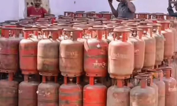 did-this-astrologer-predict-india’s-lpg-shortage-5-month-old-post-resurfaces-amid-iran-war