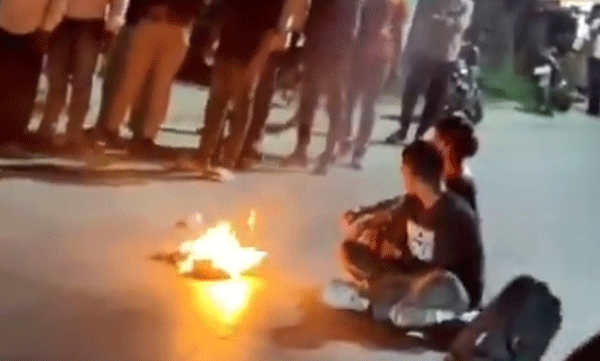 viral-video-couple-attempts-suicide-in-front-of-police-station-in-uttar-pradesh-after-family-opposes-love