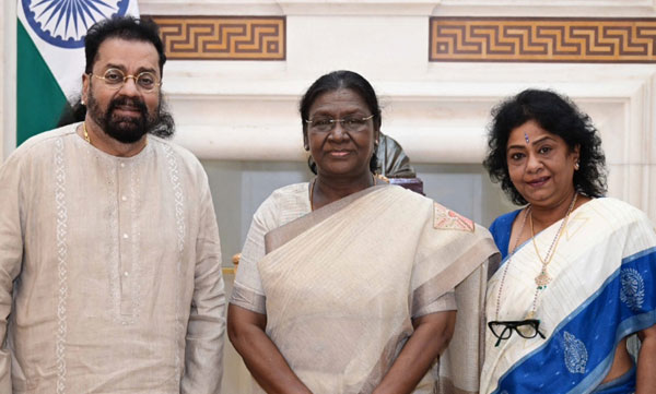 singer-hariharan-share-photo-with-indian-president