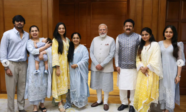 krishnakumar-family-meets-pm-narendra-modi-ahaana-diya-omi-photos