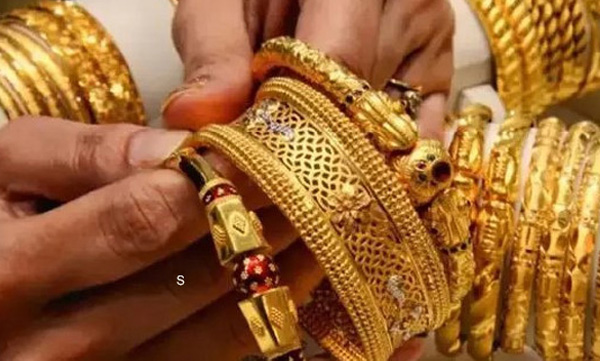 Gold prices increase; Pawan sells for Rs 104,800
