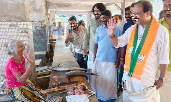 V. Muraleedharan Visits Sreekaryam Market; Traders Unload a Litany of Grievances Over Plight