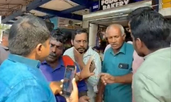 Attack on UDF campaign team in Cheruvathur; Attempts to stop candidate Sandeep Warrier