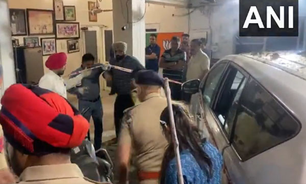 explosion-outside-punjab-bjp-office-in-chandigarh
