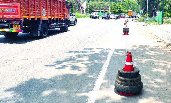 Vehicles on the bypass; stuck in traffic jam, detouring