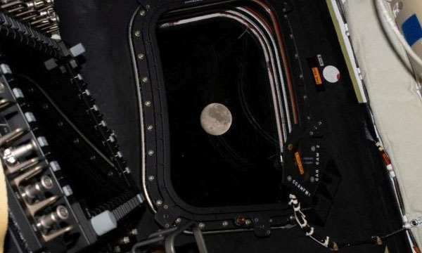 Apollo Record Broken; Artemis II Mission Reaches Historic Distance