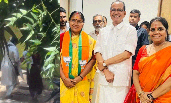 shobha-surendran-big-blow-new-evidence-debunks-shobha-surendran-claims-palakkad-cash-for-votes-row-photos-with-accused