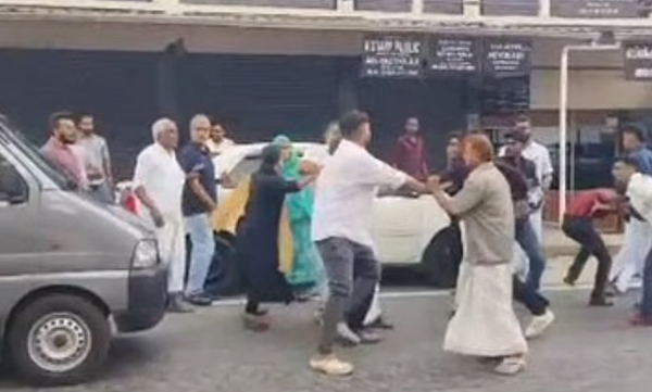fight-in-front-of-the-court-kozhikode-thamarassery