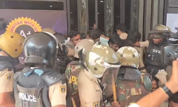 anjarakkandy-dental-college-student-death-protest