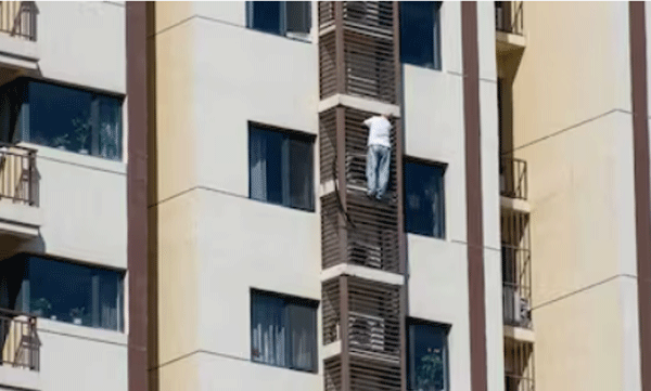 trapped-in-bedroom-89-year-old-granny-climbs-down-from-27th-floor-to-21st-floor-through-wall