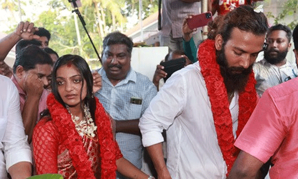 kumbh-mela-viral-girls-wedding-madhya-pradesh-police-in-kochi-to-investigate-the-case