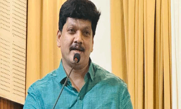 kozhikode-dcc-general-secretary-nijesh-aravind-resigns