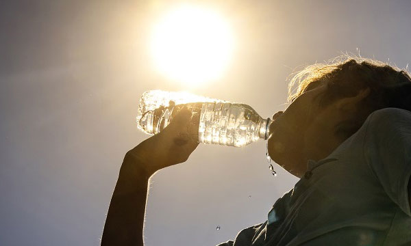 Humid heatwave poses threat to Kerala coast; rare phenomenon during summer rain intervals; possibility of heatstroke