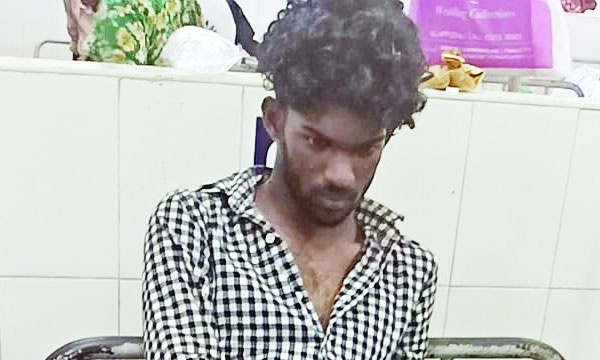 Police hit the bike of the youths, mistaking them for the accused; they escaped without taking them to the hospital even though they were injured and lying on the road...!