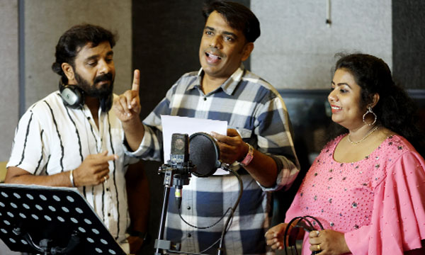 Both parties are preparing songs, confident of victory; if they lose, they will keep the 'victory songs' secret