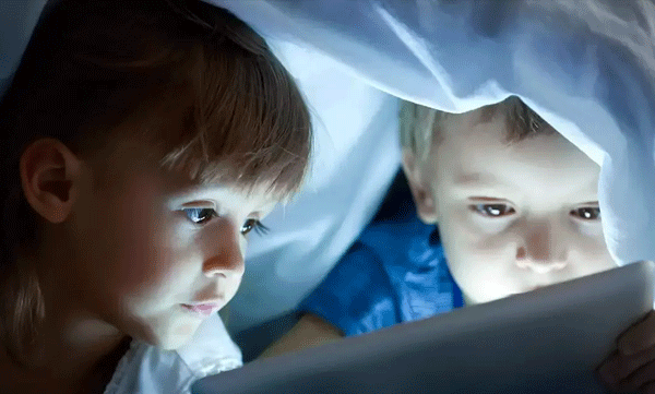 child-rights-commission-wants-rule-to-restrict-scree-usage-among-children-below-18-yrs-in-kerala