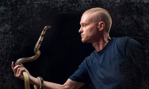 Bitten by snakes 200 times – on purpose