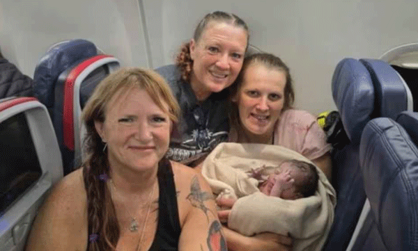 baby-born-on-plane-minutes-before-emergency-landing