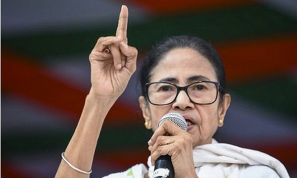 Vandalism,EVM Glitches in Bengal elections; Mamata against Central Force 