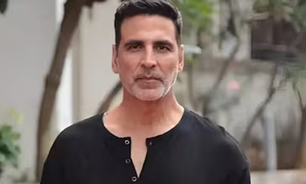 akshay-kumar-undergoes-eye-surgery-post-kerala-shoot