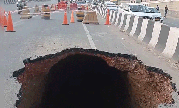 15-foot-crater-on-road-as-gurugram-s-sohna-expressway-collapses-again