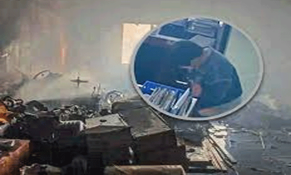 parent-bring-child-to-office-plays-with-fire-destroy-office