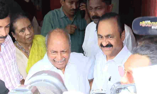 -ak-antonyreacts-on-appointment-of-vd-satheesan-as-cm-of-kerala