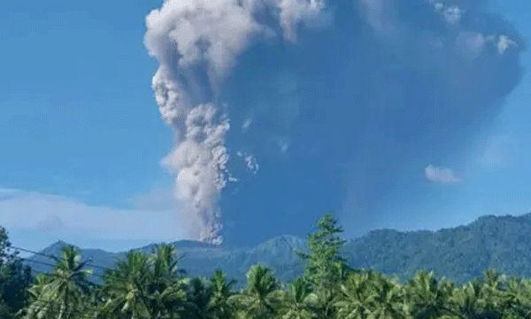 mount-dukono-eruption-indonesia