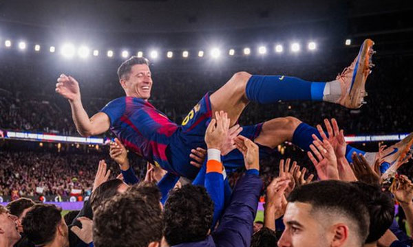 Raphinha scored twice as Spanish champions Barcelona 