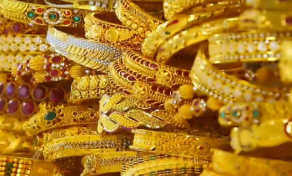 പവന്‌ ഒറ്റയടിക്ക്‌ കുറഞ്ഞത്‌ 2200 രൂപ  പൊന്നേ, മുത്തേ...