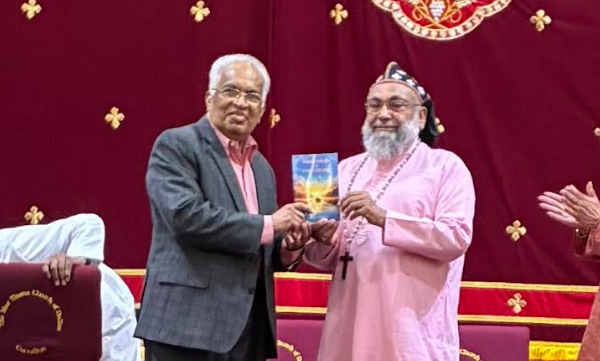 'ഇൻസൈറ്റ് ഫോർ ആൻ അബണ്ടന്റ് ലൈഫ്' പുസ്തകപ്രകാശനം ഡോ. യുയാക്കിം മാർ കൂറിലോസ് നിർവഹിച്ചു;