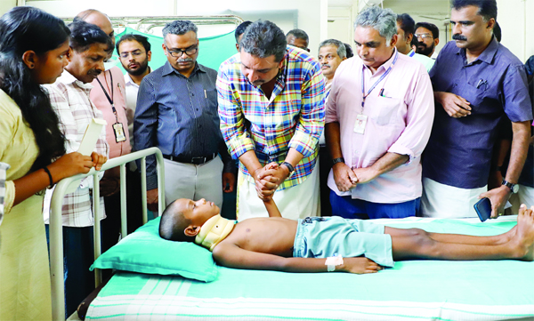 ചിന്നക്കനാലിലെ കാട്ടാന ആക്രമണം: പരുക്കേറ്റ കുട്ടിയെ മന്ത്രി ഷിബു ബേബി ജോണ് സന്ദര്ശിച്ചു