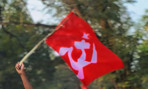 'വീട്ടില്‍ പോയി ചോദിക്ക്' തിരിച്ചടിയായി; പിണറായിയെ വിമര്‍ശിച്ചതിന് 'കടക്ക്പുറത്ത്' എന്ന് പറയരുത് 