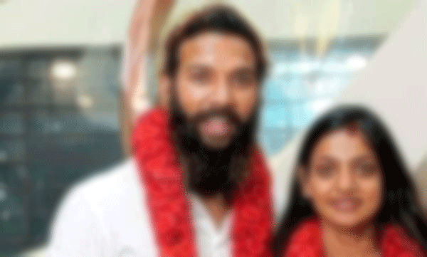 ജീവന് ഭീഷണി; കുംഭമേള വൈറൽ പെൺകുട്ടിക്ക് പൊലീസ് സുരക്ഷ നൽകാൻ ഹൈക്കോടതി നിർദേശം