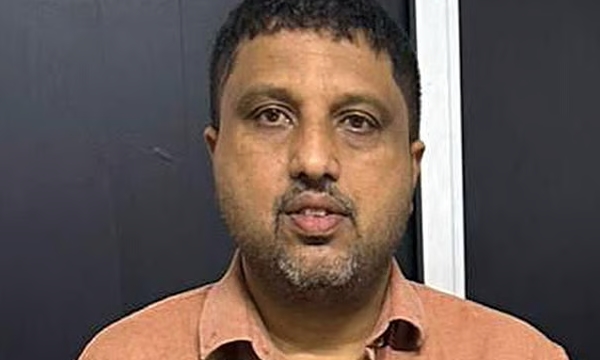 വിമാനത്തിൽ വച്ച് ഹൃദയാഘാതം; കാസർകോടു സ്വദേശി അബുദാബി വിമാനത്താവളത്തിൽ മരിച്ചു