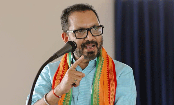 മദ്യനയത്തിന് പിന്നിൽ സര്ക്കാര് ലക്ഷ്യമിടുന്നത് വൻ അഴിമതി:
ഫയൽ തീർപ്പാക്കിയത് മിസൈൽ വേഗത്തിലെന്ന് കെ. സുരേന്ദ്രൻ