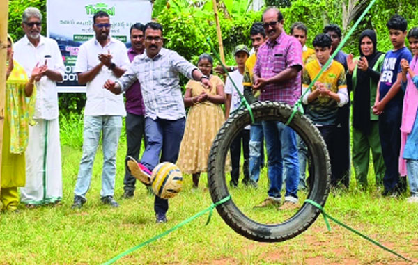 തൂഫാന്‍; ഫുട്‌ബോള്‍ ഷൂട്ടൗട്ട്‌ സംഘടിപ്പിച്ചു