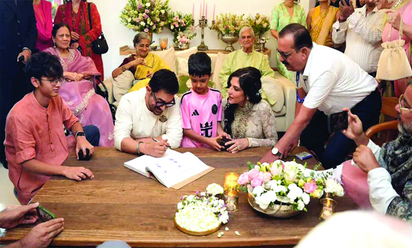 മക്കള്‍ സാക്ഷി; ആമിറും ഗൗരിയും വിവാഹിതരായി