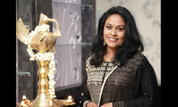 ' തെറി കൊണ്ട് അഭിഷേകം ആണ്, ഒരു ഇന്റര്‍വ്യൂം കൊടുക്കാതെ എവിടെലും ഇരുന്നാല്‍ അത്രയും നല്ലത്' ; ആര്‍ത്തവവുമായി ബന്ധപ്പെട്ട പ്രസ്താവന വിവാദമായതിന് പിന്നാലെ സീമ ജി നായര്‍ 

