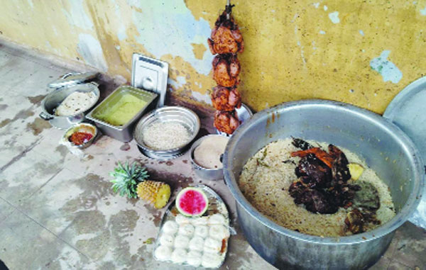 തളിപ്പറമ്പിലെ ഹോട്ടലുകളില്‍ വ്യാപക റെയ്‌ഡ്; പഴകിയ ഭക്ഷ്യവസ്‌തുക്കള്‍ പിടിച്ചെടുത്തു