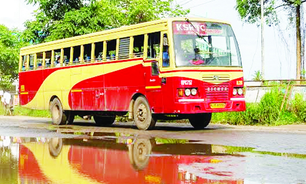 കെ.എസ്.ആര്.ടി.സി. എംപാനലുകാര്ക്ക് 'ശമ്പളക്കട്ട് '; ലഭിച്ചത് പകുതി തുക, ഇതരവിഭാഗങ്ങള്ക്ക് കൃത്യമായി ശമ്പളം